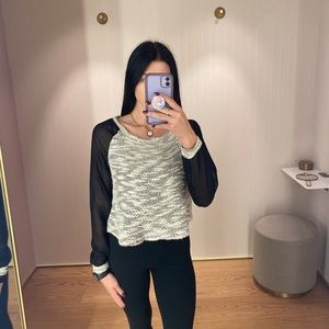 Sheet long sleeve blouse